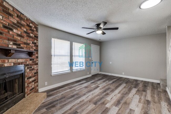 242 Alexandria St in Mesquite, TX - Building Photo - Building Photo