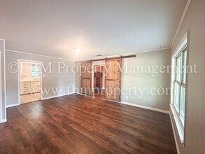 913 W Main St in Midlothian, TX - Building Photo - Building Photo