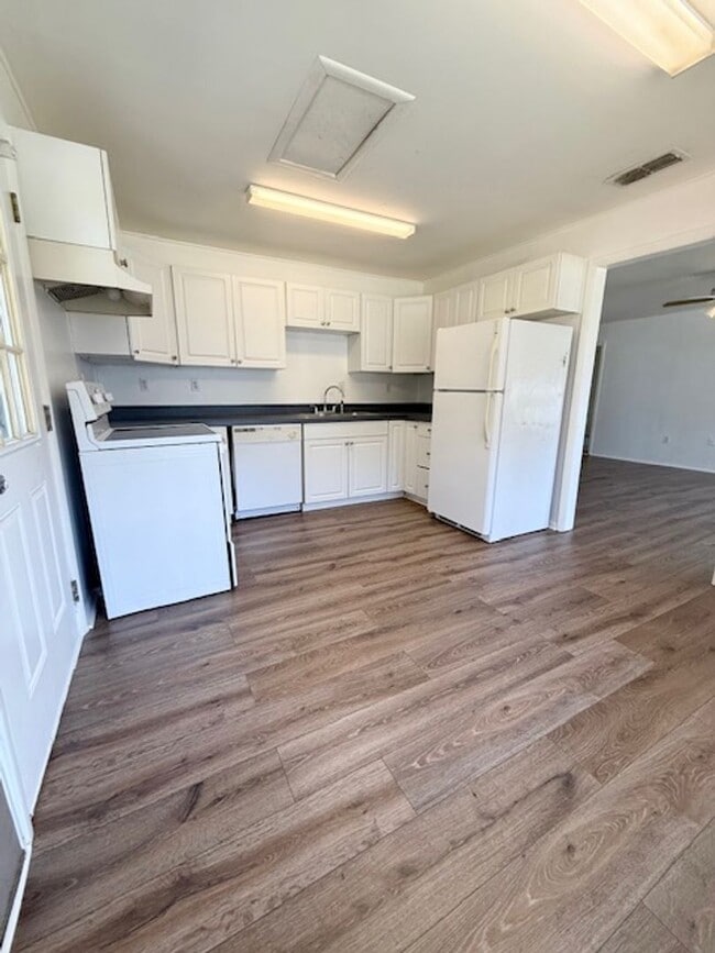 2215 Vine St in Orlando, FL - Building Photo - Building Photo