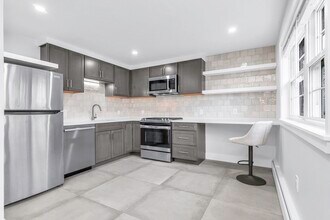 105 Farrwood Ave in North Andover, MA - Building Photo - Building Photo