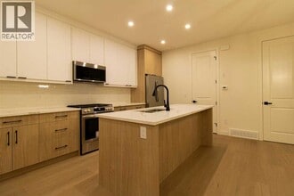 1512-1521 21 Ave NW in Calgary, AB - Building Photo - Building Photo