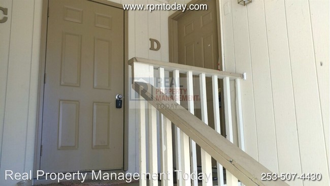 119 170th St E in Spanaway, WA - Foto de edificio - Building Photo
