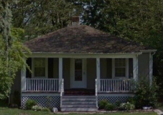 property at 2419 Delaware Ave NW