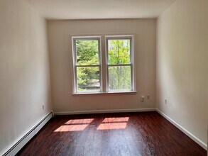 26 Dales Ave, Unit 2nd Floor in Jersey City, NJ - Building Photo - Building Photo