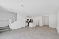 14255 Oviedo Pl in Tice, FL - Foto de edificio - Building Photo