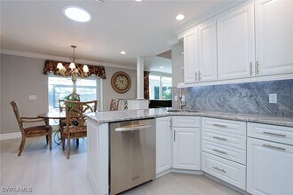 836 Bentwood Dr in Naples, FL - Building Photo - Building Photo