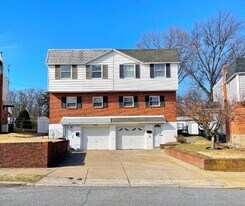 8708 Hargrave St in Philadelphia, PA - Building Photo