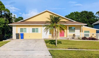 505 Devonshire St in Oldsmar, FL - Building Photo