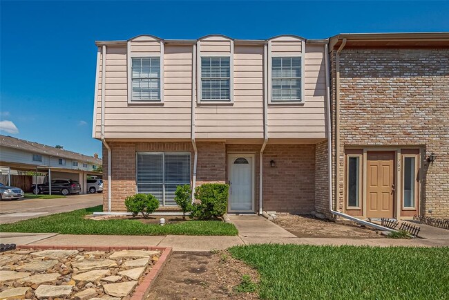 property at 762 Thicket Ln