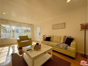 834 Lincoln Blvd in Santa Monica, CA - Building Photo - Building Photo