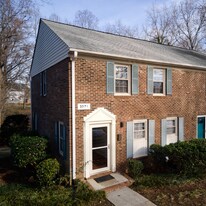 3221 Regents Park Ln in Greensboro, NC - Building Photo