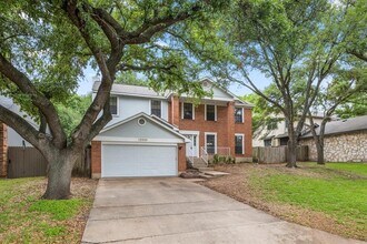 12000 Lincolnshire Dr in Austin, TX - Building Photo - Building Photo