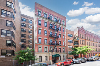 126 E 118th St in New York, NY - Building Photo - Building Photo