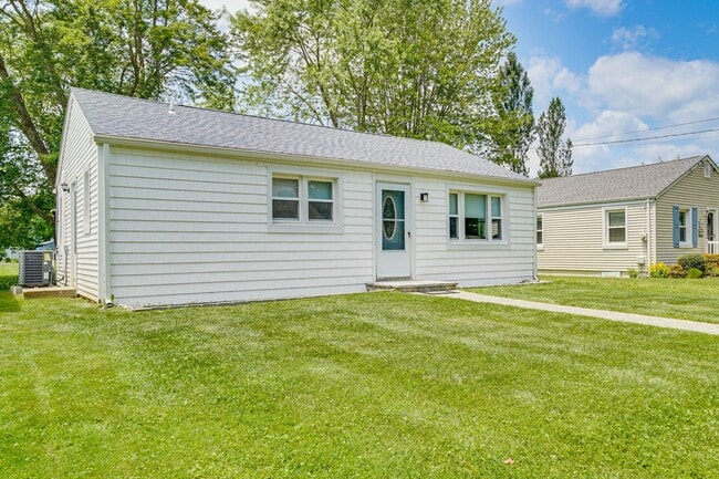 25 Biscayne Blvd in Old Lyme, CT - Building Photo - Building Photo