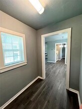305 S Preston St-Unit -A in Ennis, TX - Building Photo - Building Photo
