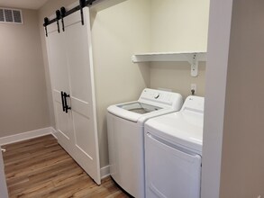 4977 W 16th St, Unit B in Indianapolis, IN - Building Photo - Building Photo