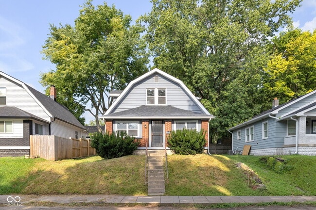 property at 1306 N Tacoma Ave