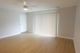 9813 Bianco Terrace in Des Plaines, IL - Building Photo - Building Photo