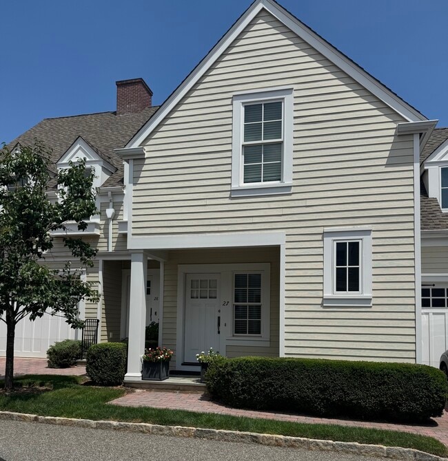 property at 77 Havemeyer Ln