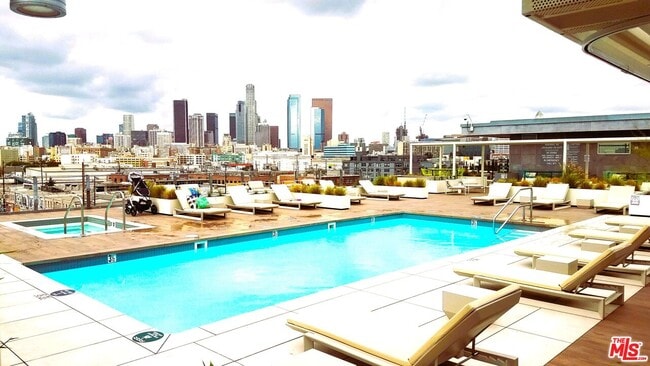 530 S Hewitt St in Los Angeles, CA - Building Photo - Building Photo