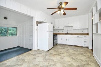 4401 Ridgeley Dr in Charlotte, NC - Foto de edificio - Building Photo