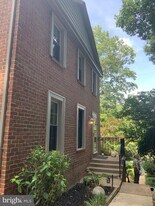 4618 Briar Patch Ct in Fairfax, VA - Building Photo