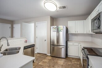 10952 W Elm St in Phoenix, AZ - Building Photo - Building Photo