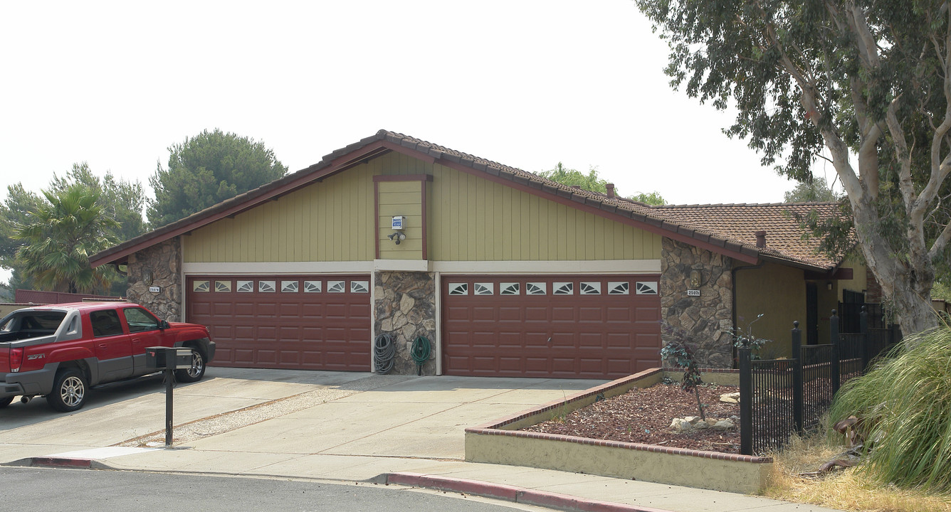 2507 Cathy Ct in Antioch, CA - Foto de edificio