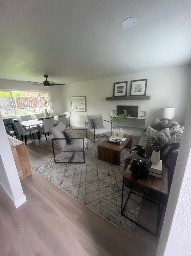 483 Rinconada Ct in Benicia, CA - Foto de edificio - Building Photo