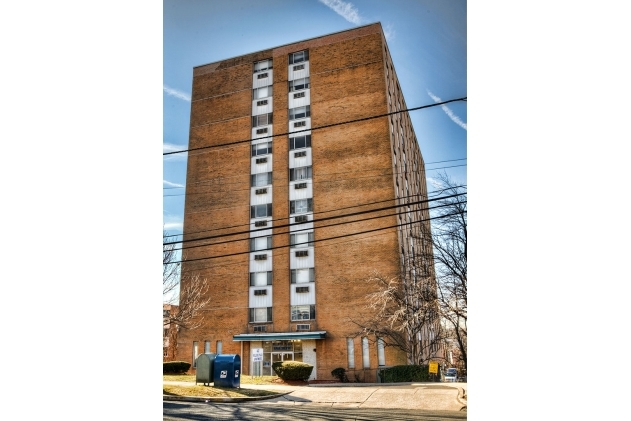 Bellevue Plaza Apartments in Trenton, NJ - Foto de edificio - Building Photo