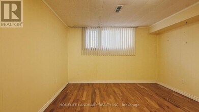 10 Silverview Dr in Toronto, ON - Building Photo - Building Photo