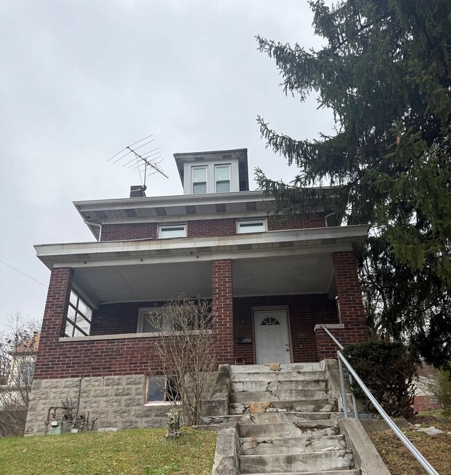 property at 1661 Belasco Ave