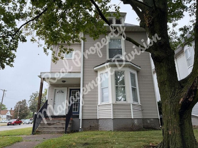 property at 1133 S 2nd St
