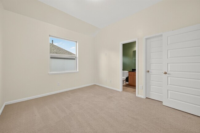 2009 Kirby Landing Dr in Houston, TX - Building Photo - Building Photo