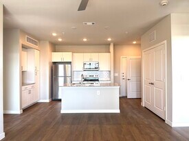 1700 Daleside Ln in Austin, TX - Building Photo