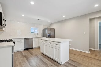 33 E Main St in Cary, IL - Building Photo - Building Photo