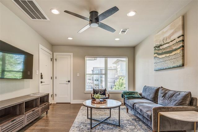 2114 Tucker St-Unit -A in Dallas, TX - Building Photo
