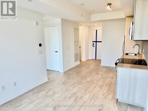 760 Whitlock Ave in Milton, ON - Building Photo - Building Photo