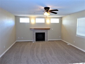 2828 S Killarney Way in Aurora, CO - Building Photo - Building Photo