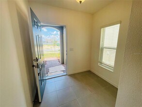927 Scrub Oak Hammock Rd in Davenport, FL - Foto de edificio - Building Photo