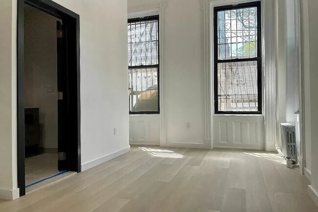 202 St Nicholas Ave in Brooklyn, NY - Building Photo - Building Photo