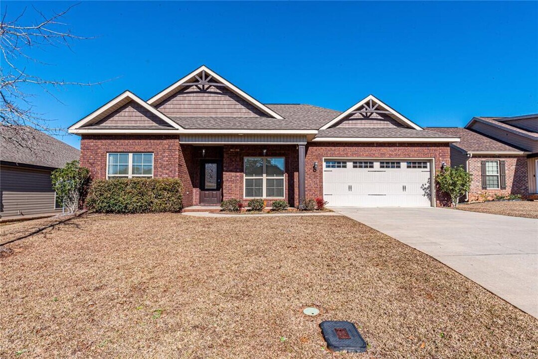 659 Valley Stream Dr in Enterprise, AL - Building Photo
