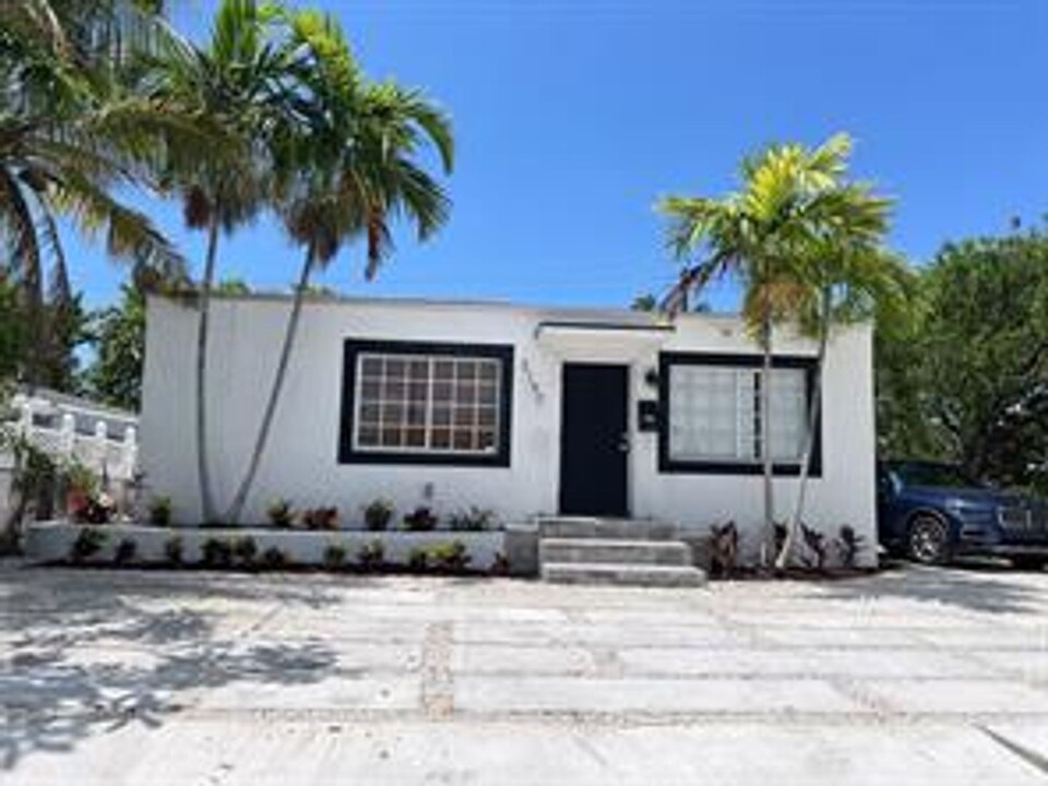 2190 SW 16th St in Miami, FL - Building Photo