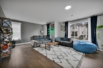 19725 Meridian Pl W in Bothell, WA - Building Photo - Building Photo