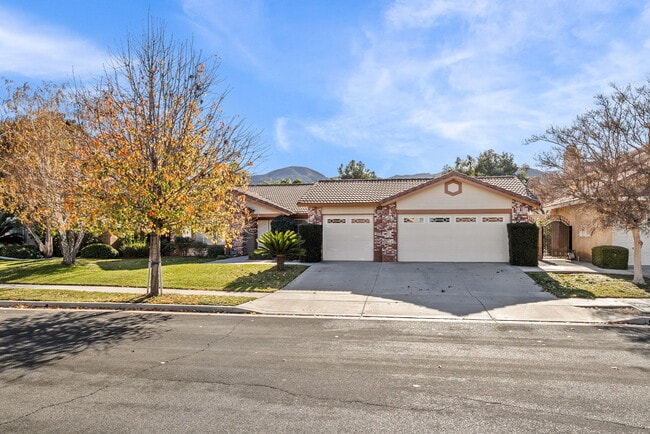 property at 620 Walnut Cir