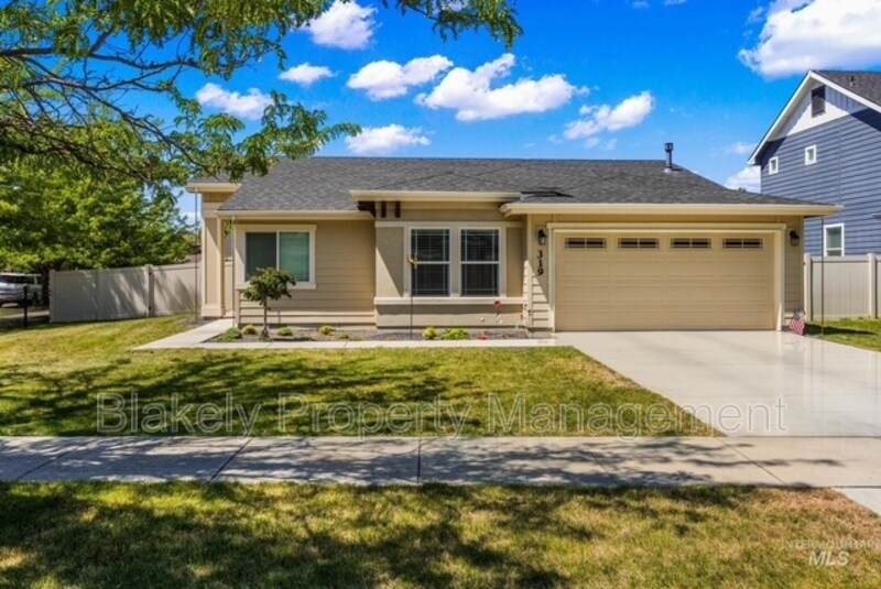 319 N Baxter Way in Eagle, ID - Building Photo