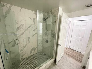 2301 W Preserve Way, Unit 201 in Miramar, FL - Foto de edificio - Building Photo