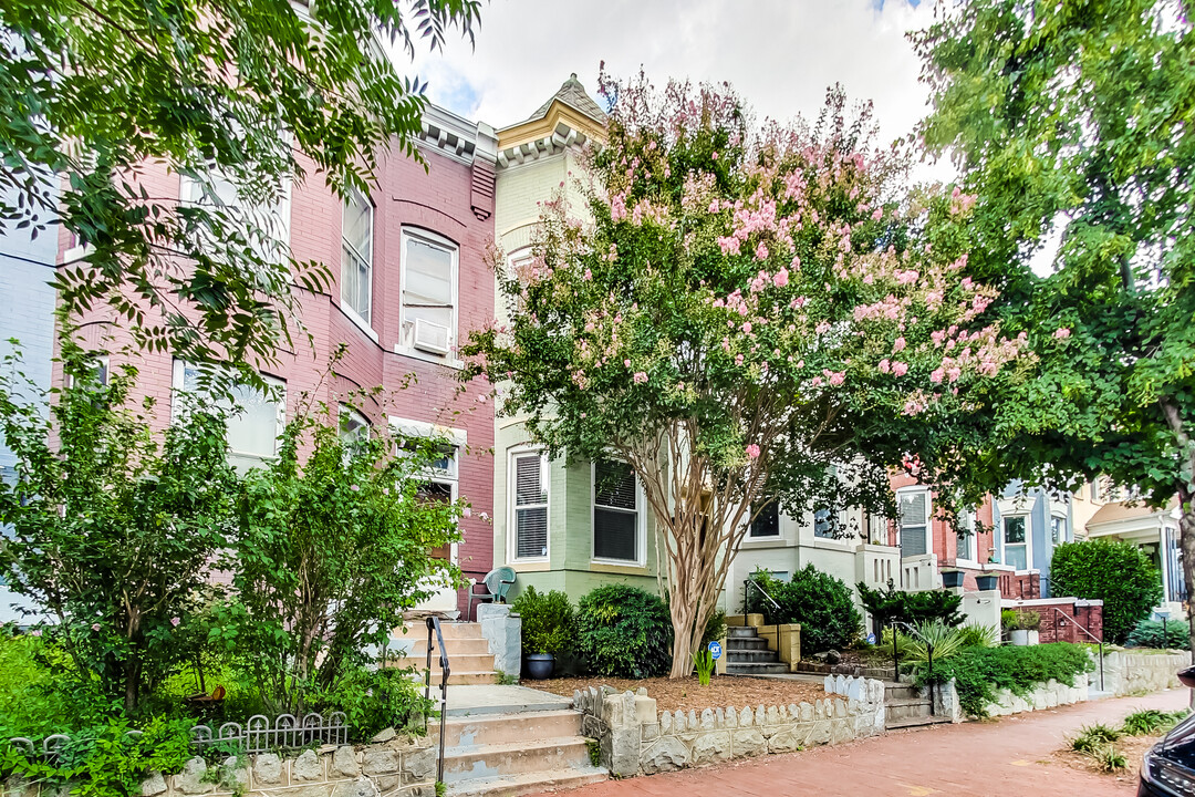 37 Randolph Pl NW in Washington, DC - Building Photo