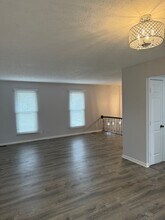 5705 Stone Bluff Rd, Unit 10-303 in Louisville, KY - Building Photo - Building Photo