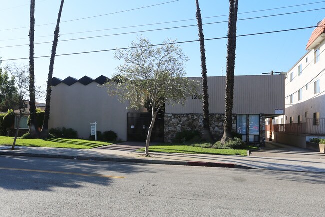 1204 E Lexington Dr in Glendale, CA - Building Photo - Building Photo